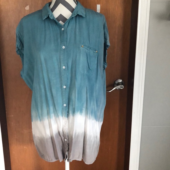 Button up Shirt - Picture 1 of 4